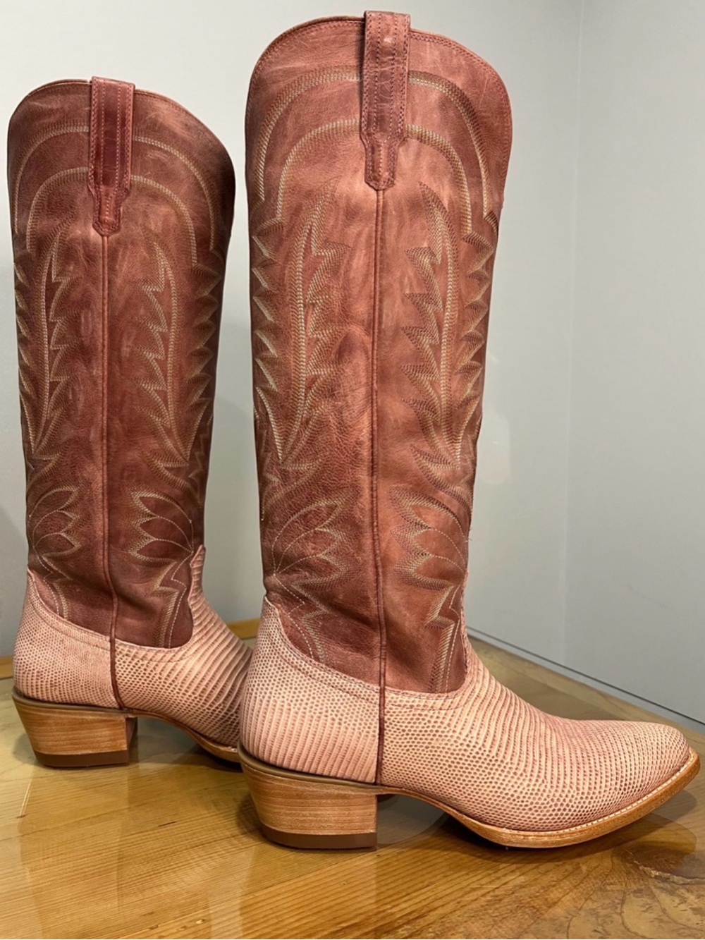 Tecovas Abby  pink frost lizardPink Western Cowboy Boots - Picture 6 of 9